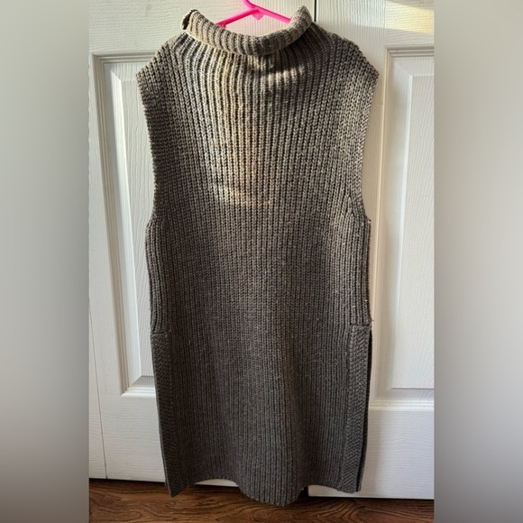 ARITZIA WILFRED 100% wool (Italian yarn) sleeveless turtleneck sweater vest XXS - Picture 3 of 8